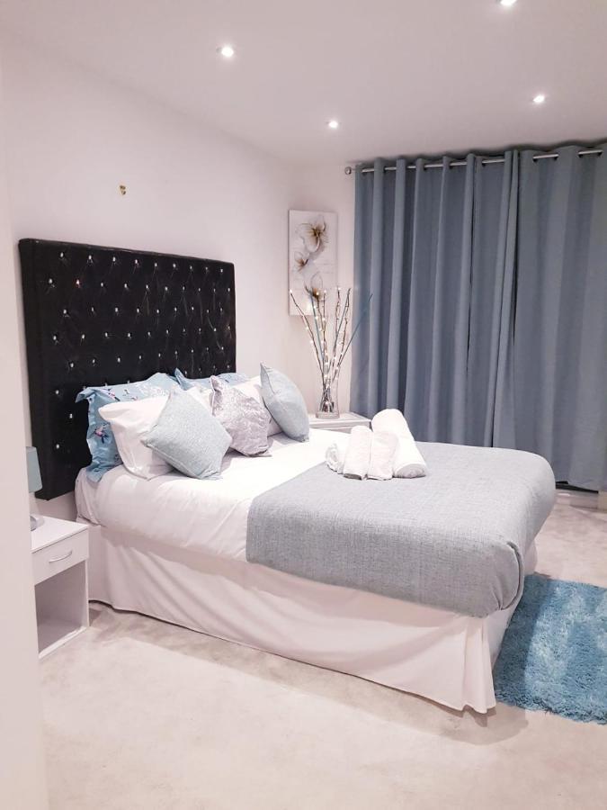 Appartamento Chiswick Park Apartments, Chiswick, West Londra