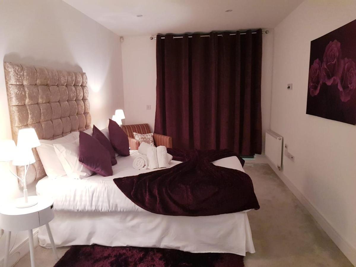 Chiswick Park Apartments, Chiswick, West