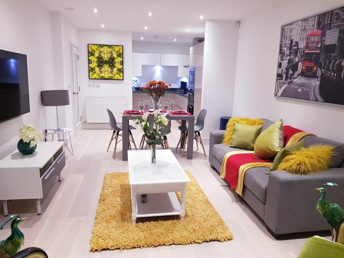 Chiswick Park Apartments, Chiswick, West Londra