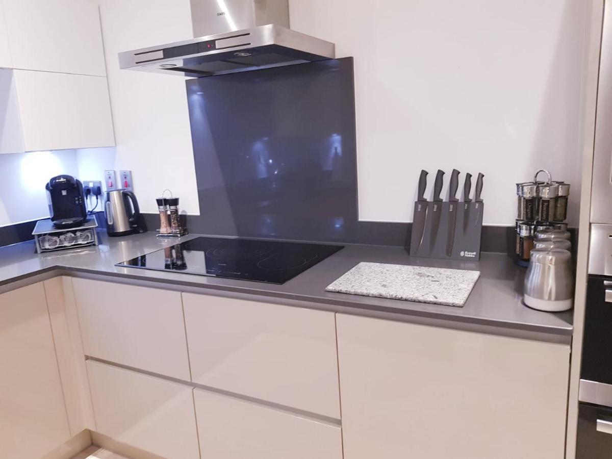 Chiswick Park Apartments, Chiswick, West *